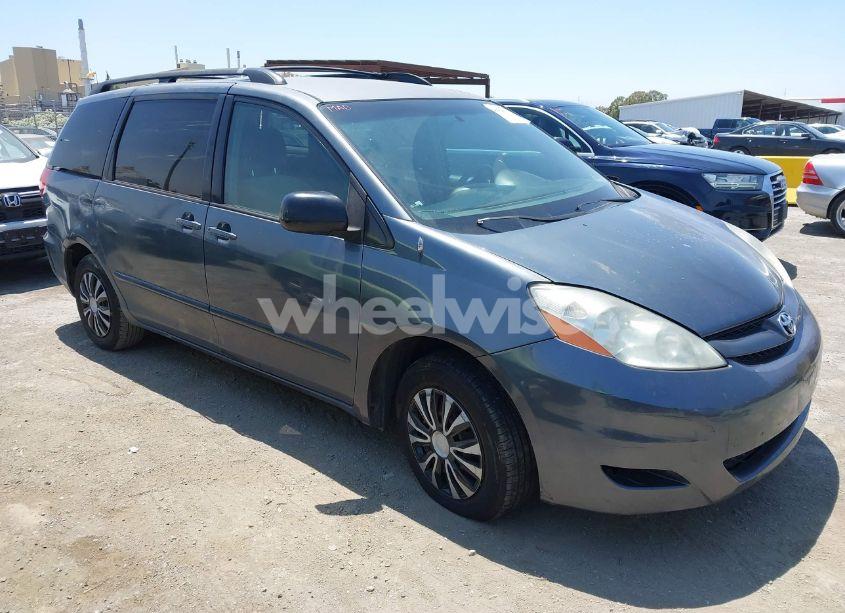 2009 Toyota Sienna LE (VIN 5TDZK23C29S256332) main photo