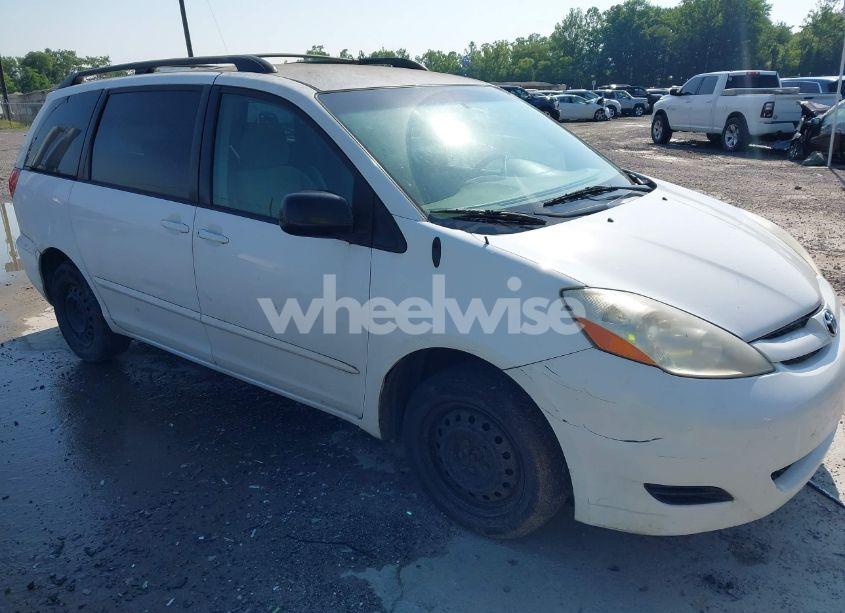 2009 Toyota Sienna LE (VIN 5TDZK23C29S256654) main photo