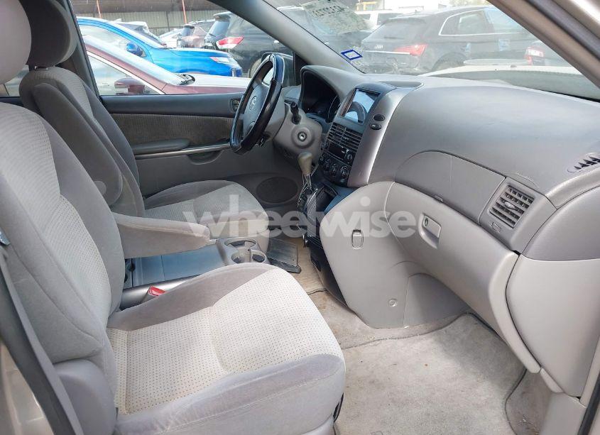 Photo 5 of 2009 Toyota Sienna LE (VIN 5TDZK23C29S257819)