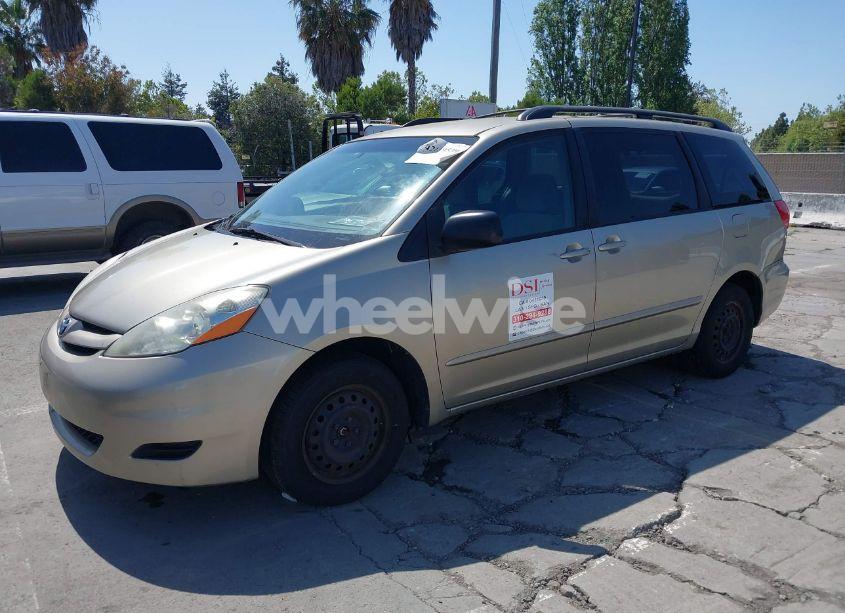 Photo 2 of 2009 Toyota Sienna CE (VIN 5TDZK23C29S262938)