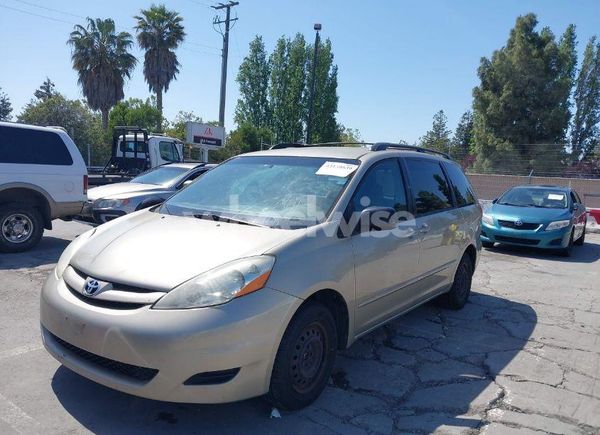 Photo 6 of 2009 Toyota Sienna CE (VIN 5TDZK23C29S262938)