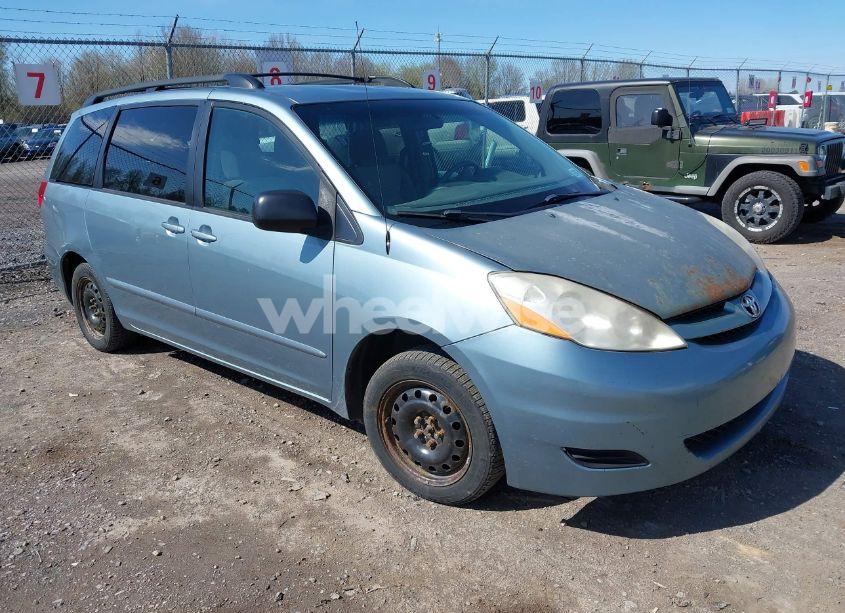 2009 Toyota Sienna LE (VIN 5TDZK23C29S275687) main photo