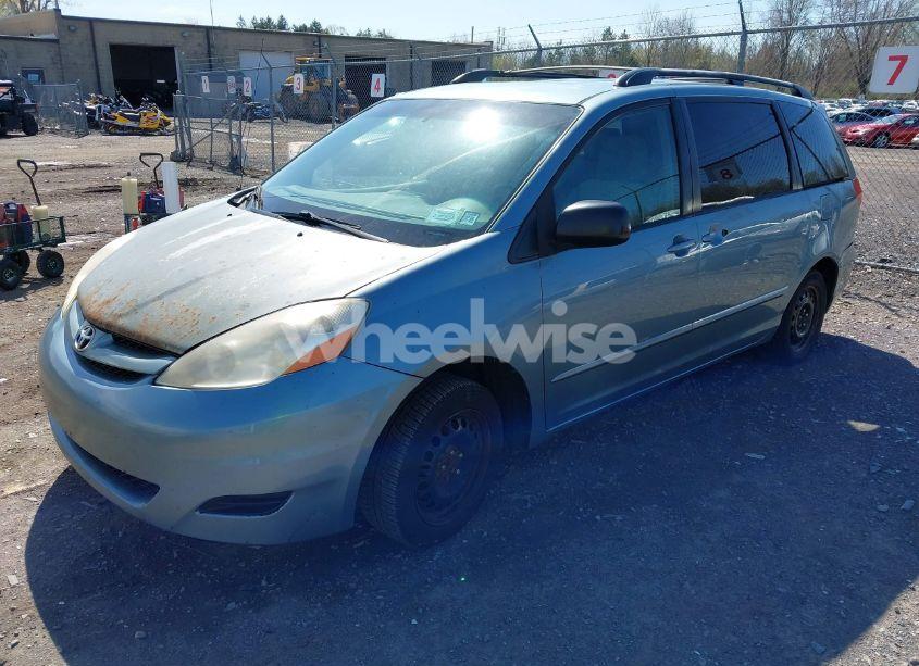 Photo 2 of 2009 Toyota Sienna LE (VIN 5TDZK23C29S275687)