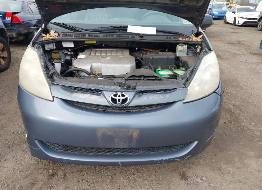 Photo 10 of 2007 Toyota Sienna LE (VIN 5TDZK23C37S010256)