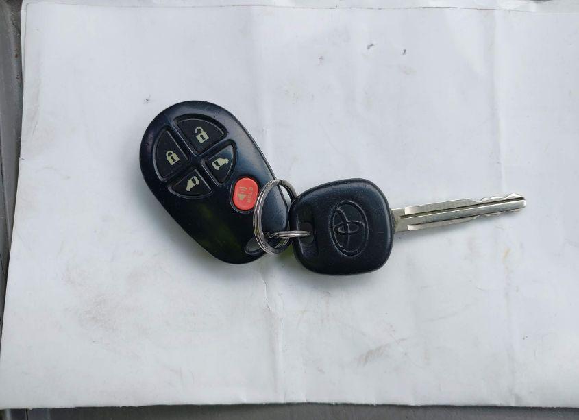 Photo 11 of 2007 Toyota Sienna LE (VIN 5TDZK23C37S010256)