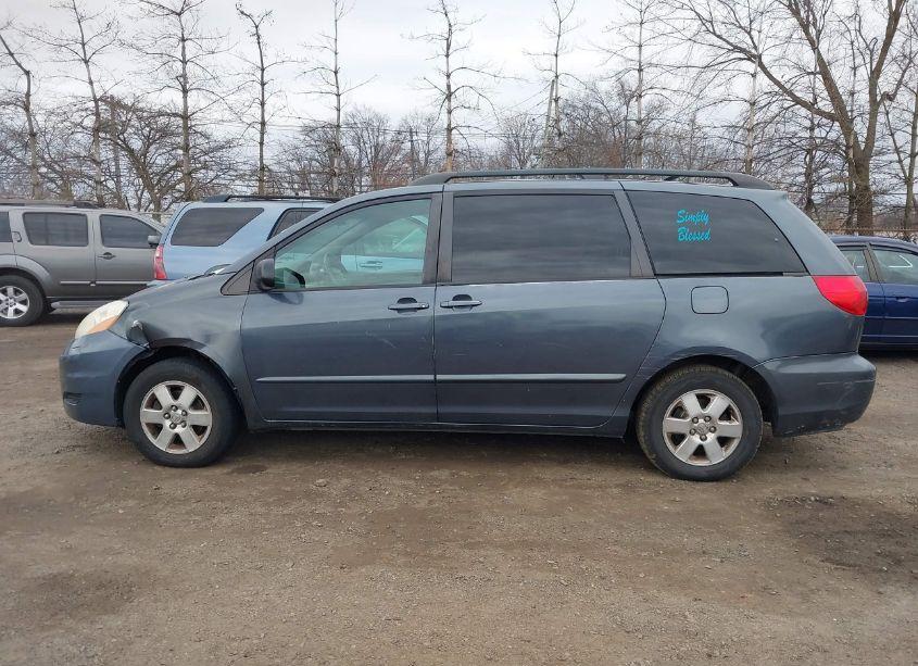 Photo 14 of 2007 Toyota Sienna LE (VIN 5TDZK23C37S010256)