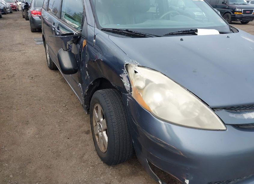 Photo 6 of 2007 Toyota Sienna LE (VIN 5TDZK23C37S010256)