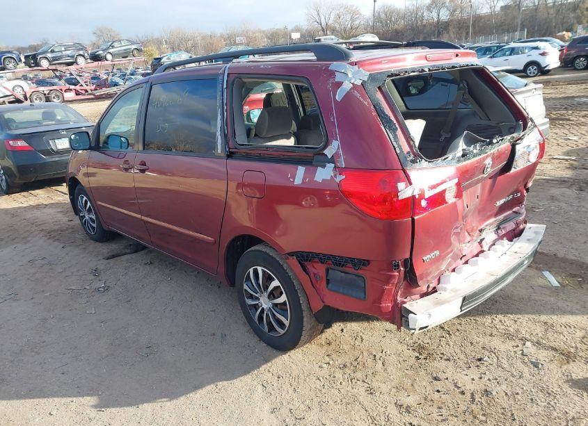 Photo 3 of 2007 Toyota Sienna LE (VIN 5TDZK23C37S011875)