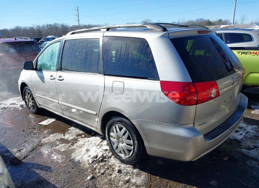 Photo 3 of 2007 Toyota Sienna LE (VIN 5TDZK23C37S018583)