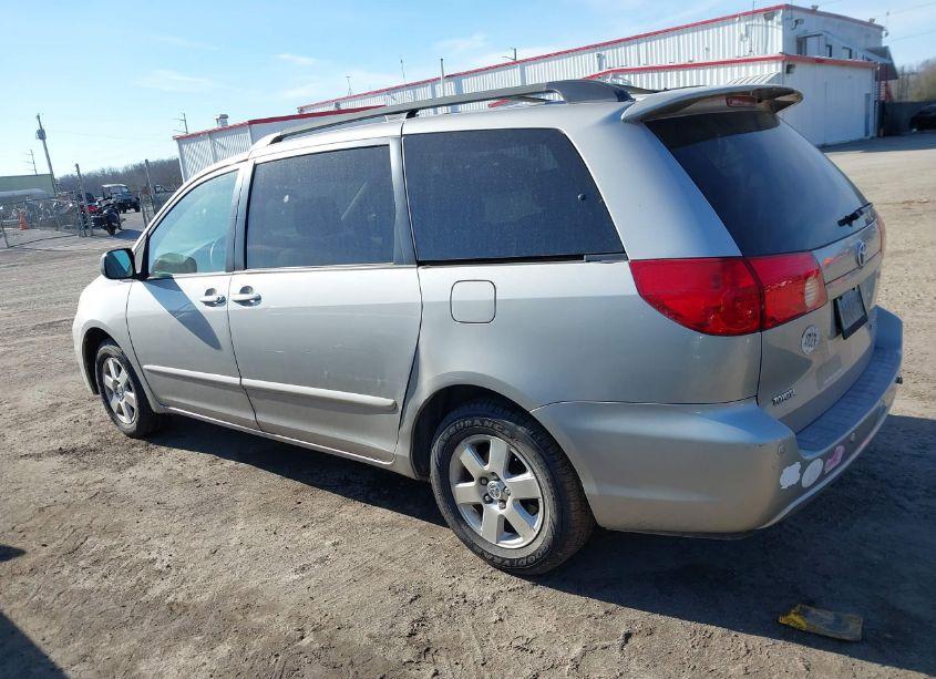 Photo 3 of 2007 Toyota Sienna LE (VIN 5TDZK23C37S024495)