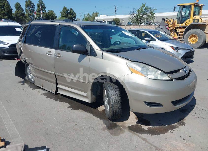 2007 Toyota Sienna LE (VIN 5TDZK23C37S028658) main photo