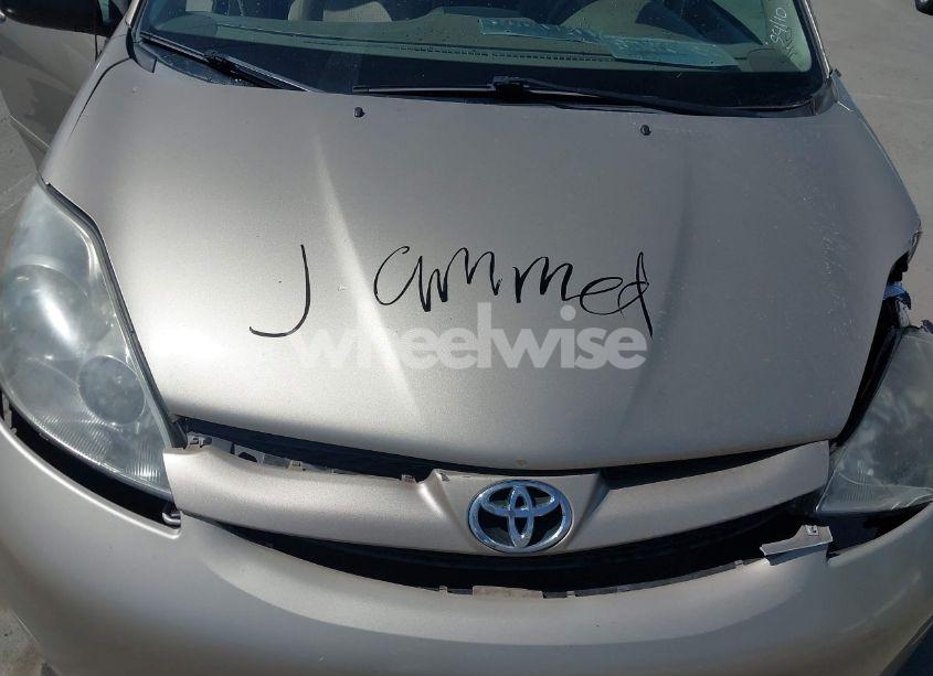 Photo 10 of 2007 Toyota Sienna LE (VIN 5TDZK23C37S028658)