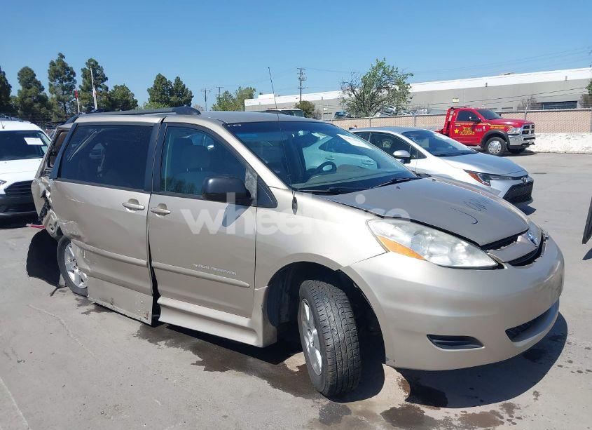 Photo 12 of 2007 Toyota Sienna LE (VIN 5TDZK23C37S028658)