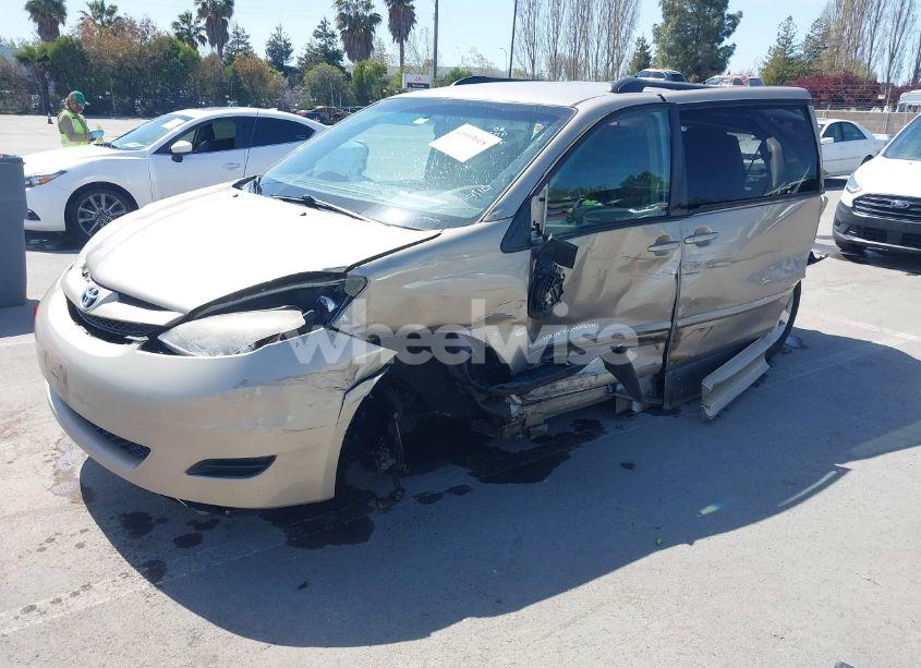 Photo 2 of 2007 Toyota Sienna LE (VIN 5TDZK23C37S028658)