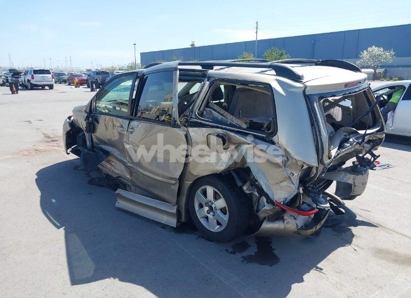 Photo 3 of 2007 Toyota Sienna LE (VIN 5TDZK23C37S028658)