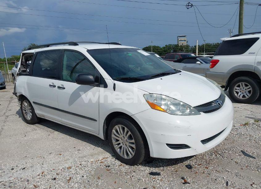 2007 Toyota Sienna LE (VIN 5TDZK23C37S032533) main photo