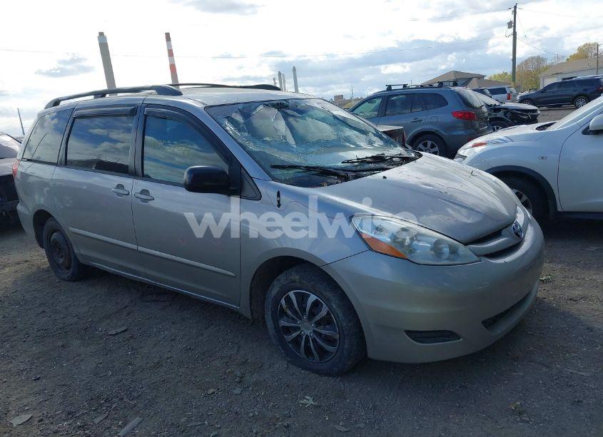 2007 Toyota Sienna LE (VIN 5TDZK23C37S035447) main photo