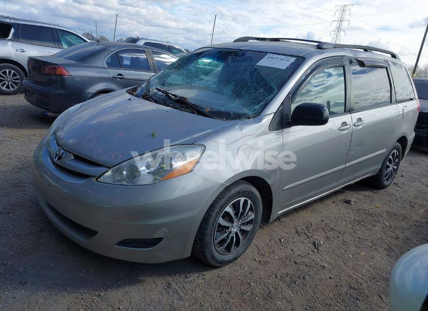 Photo 2 of 2007 Toyota Sienna LE (VIN 5TDZK23C37S035447)