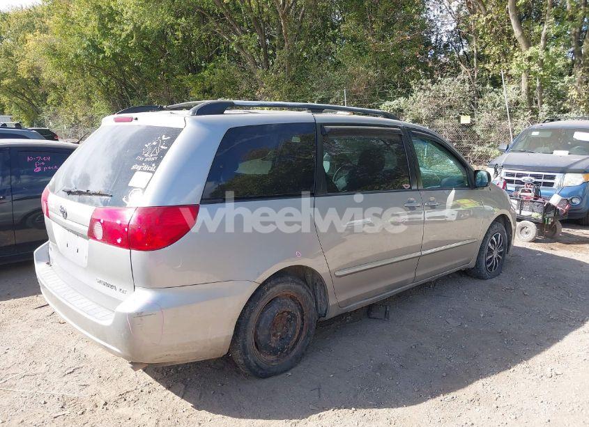 Photo 4 of 2007 Toyota Sienna LE (VIN 5TDZK23C37S035447)