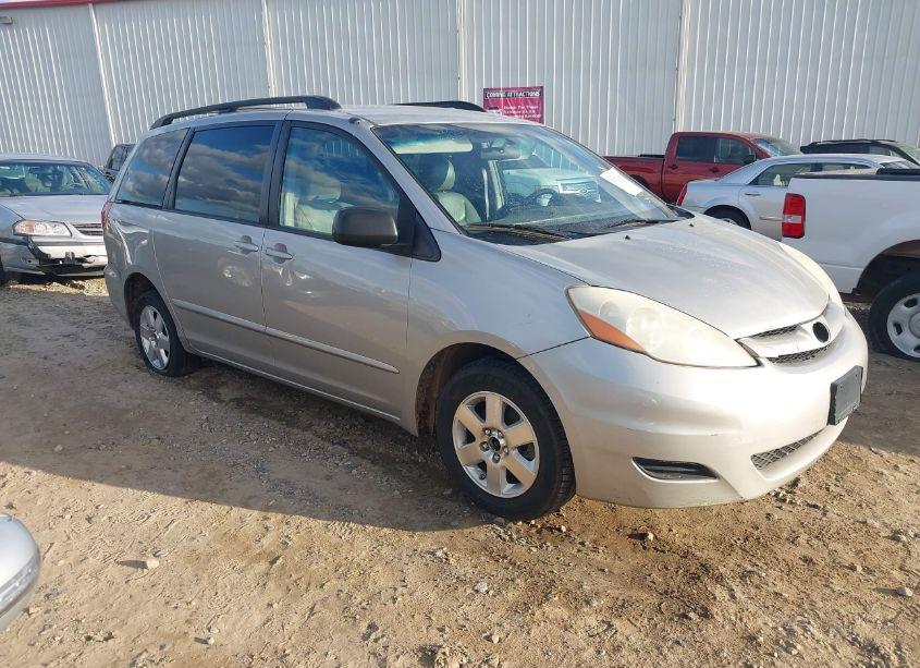 2007 Toyota Sienna LE (VIN 5TDZK23C37S044133) main photo