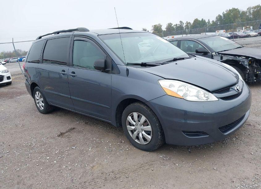 2007 Toyota Sienna LE (VIN 5TDZK23C37S052460) main photo
