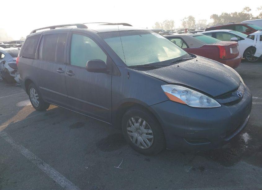 2007 Toyota Sienna LE (VIN 5TDZK23C37S056444) main photo