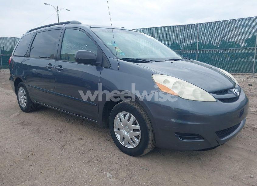 2007 Toyota Sienna LE (VIN 5TDZK23C37S058856) main photo