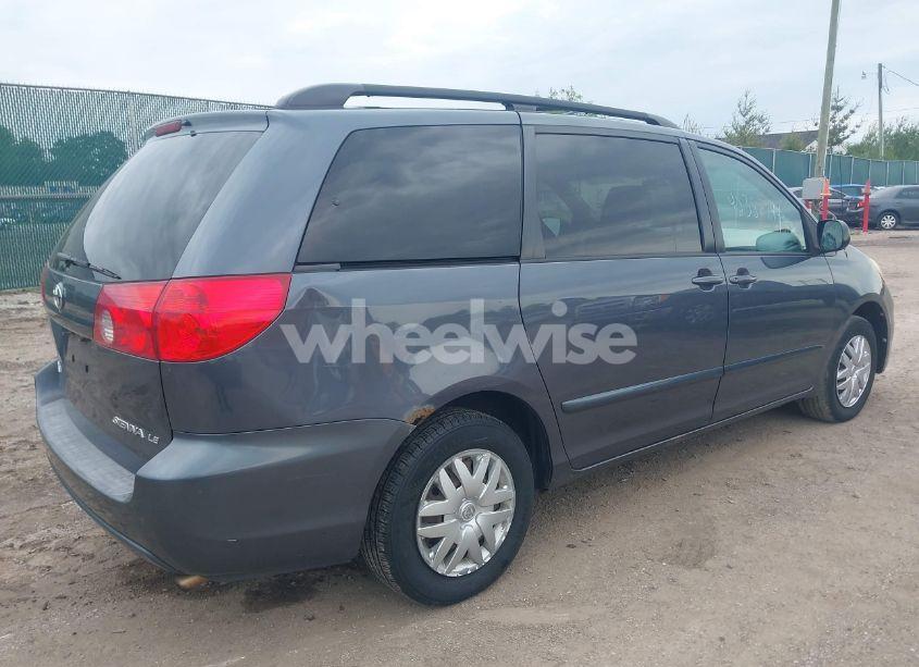 Photo 4 of 2007 Toyota Sienna LE (VIN 5TDZK23C37S058856)