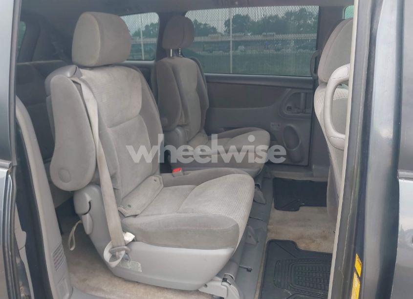 Photo 8 of 2007 Toyota Sienna LE (VIN 5TDZK23C37S058856)