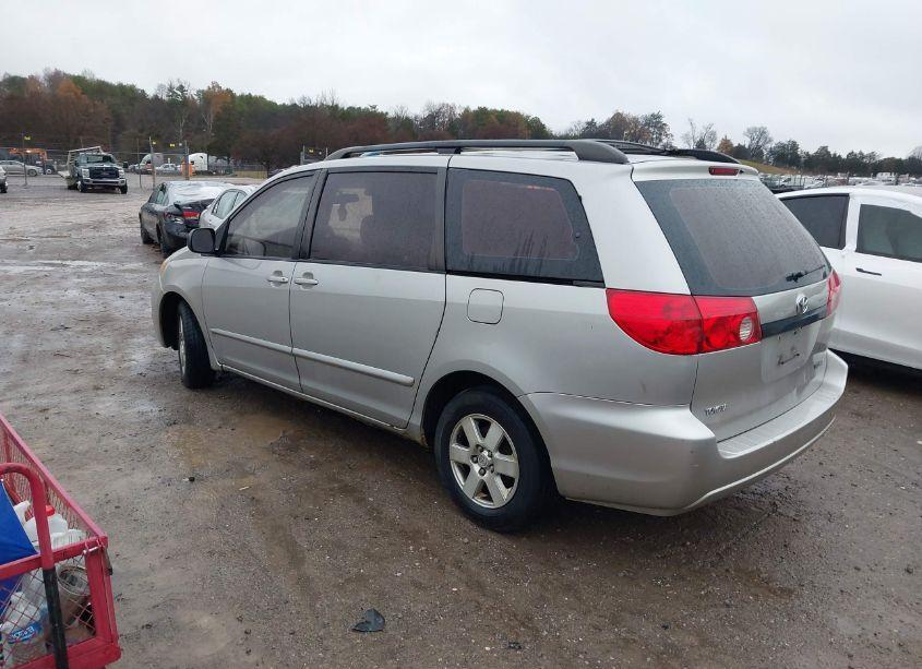 Photo 3 of 2007 Toyota Sienna CE (VIN 5TDZK23C37S067055)