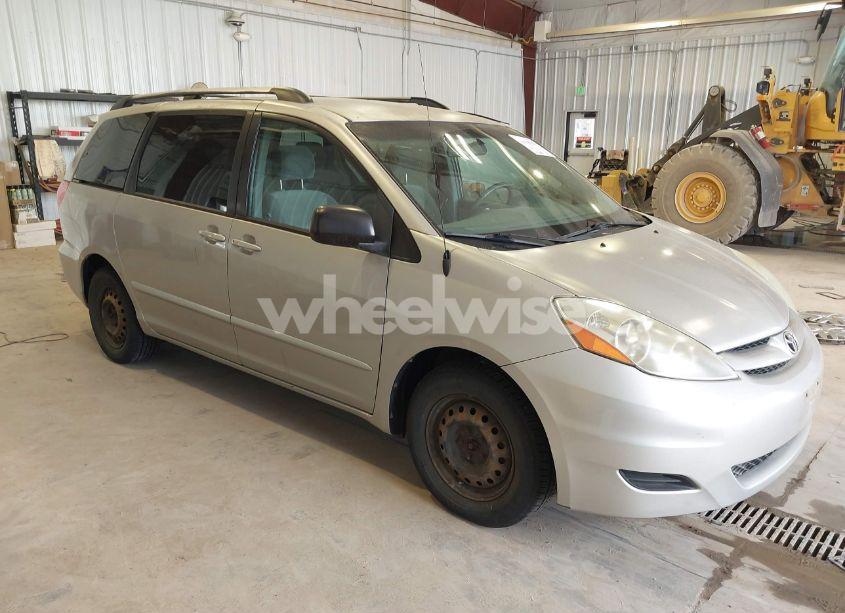 2008 Toyota Sienna LE (VIN 5TDZK23C38S120029) main photo