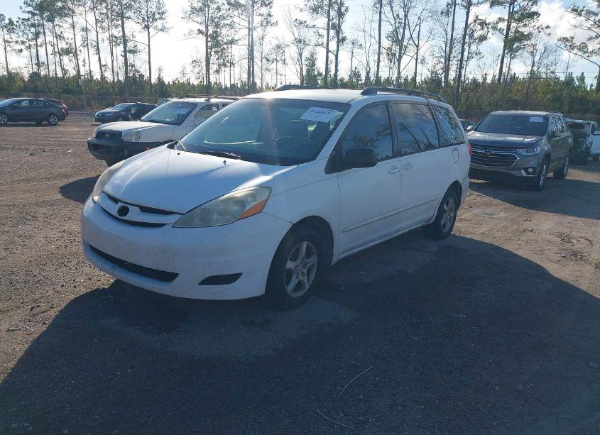 Photo 2 of 2008 Toyota Sienna CE (VIN 5TDZK23C38S127689)