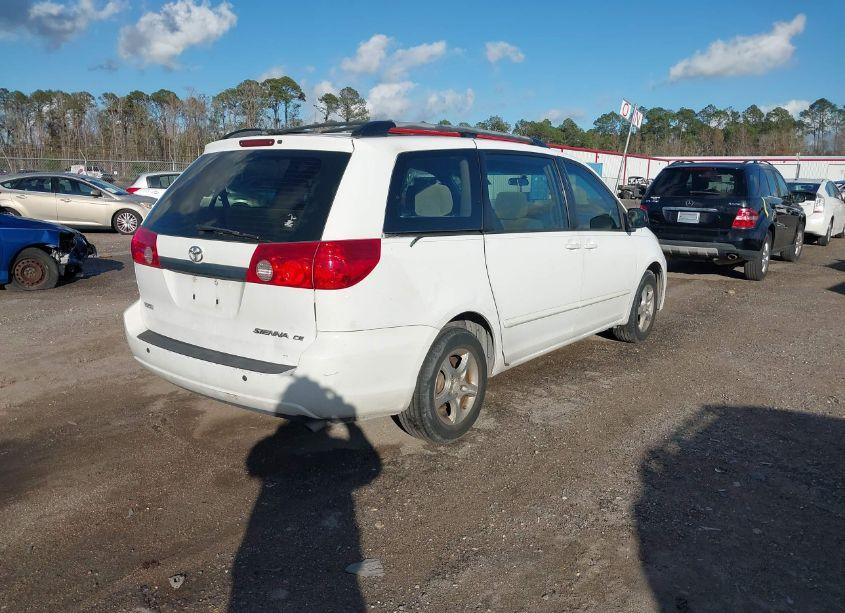 Photo 4 of 2008 Toyota Sienna CE (VIN 5TDZK23C38S127689)
