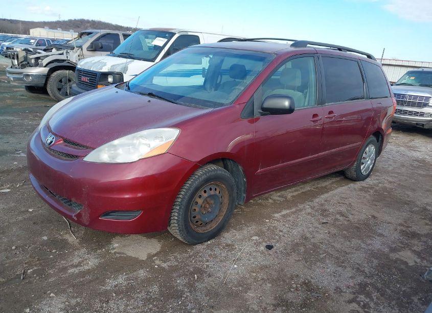 Photo 2 of 2008 Toyota Sienna LE (VIN 5TDZK23C38S134318)