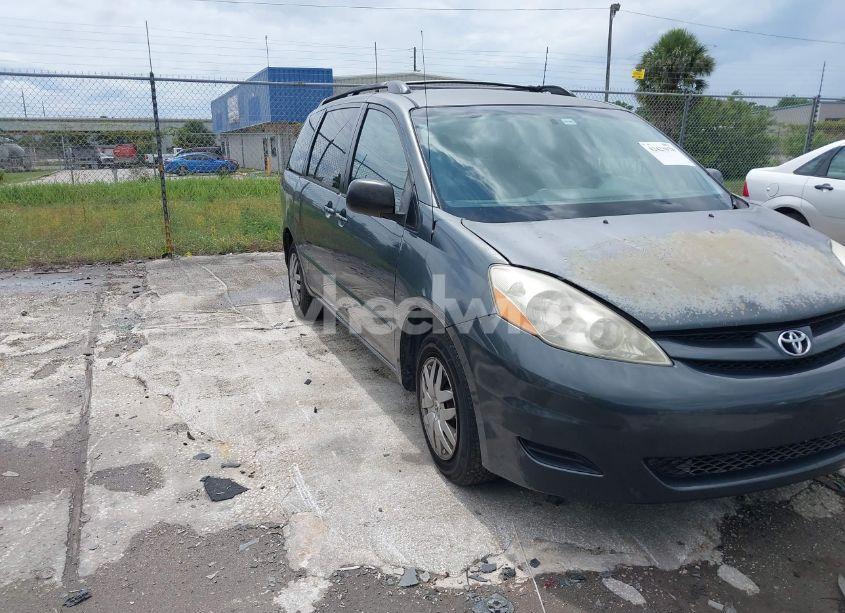 2008 Toyota Sienna LE (VIN 5TDZK23C38S151460) main photo