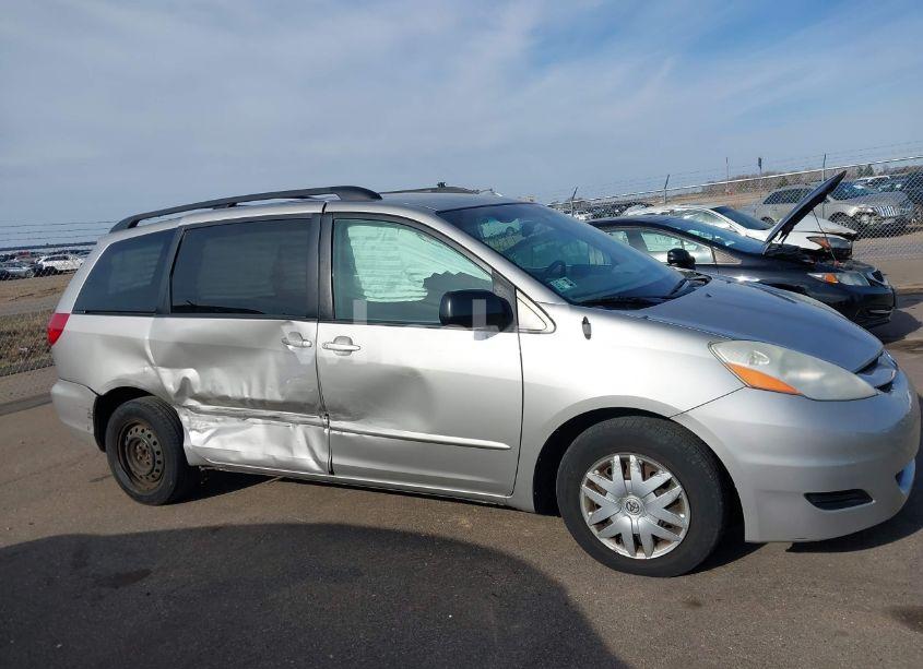 Photo 13 of 2008 Toyota Sienna LE (VIN 5TDZK23C38S210264)