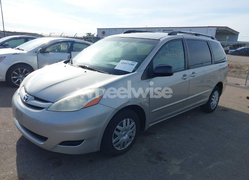 Photo 2 of 2008 Toyota Sienna LE (VIN 5TDZK23C38S210264)