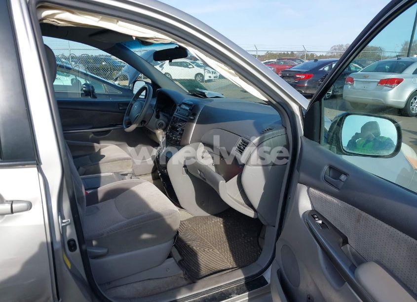 Photo 5 of 2008 Toyota Sienna LE (VIN 5TDZK23C38S210264)