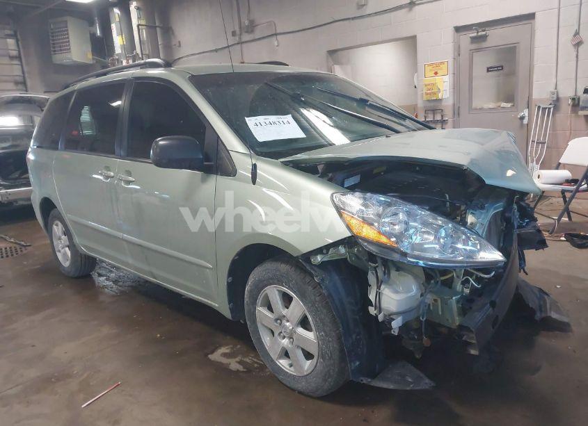 2009 Toyota Sienna LE (VIN 5TDZK23C39S233402) main photo