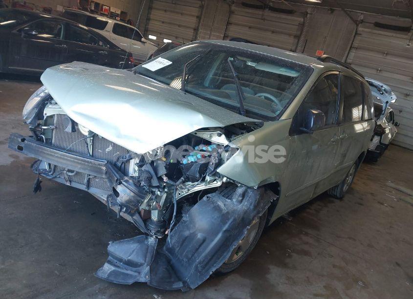 Photo 2 of 2009 Toyota Sienna LE (VIN 5TDZK23C39S233402)