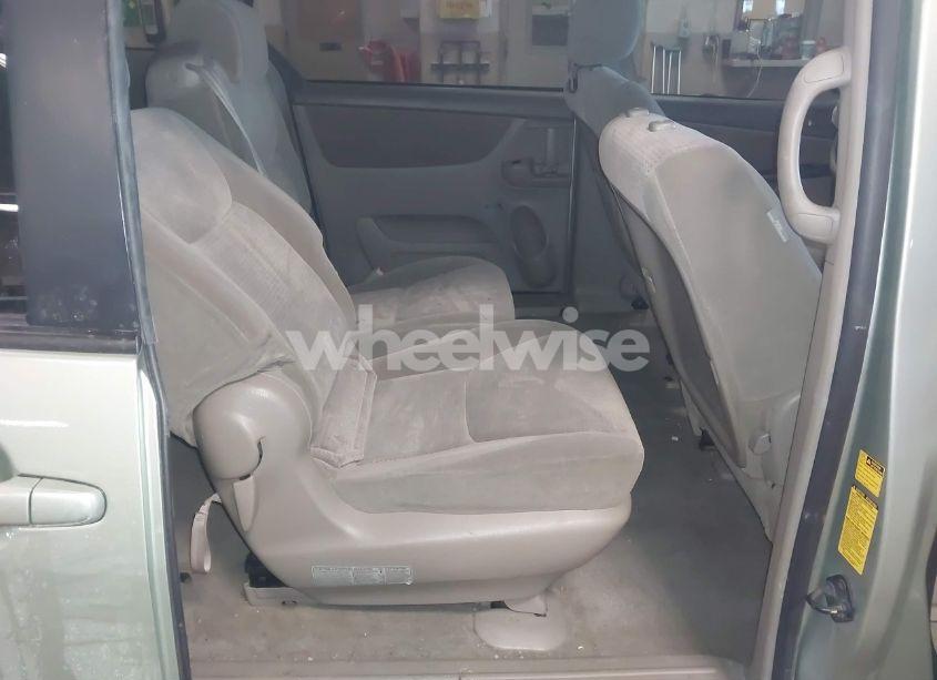 Photo 8 of 2009 Toyota Sienna LE (VIN 5TDZK23C39S233402)