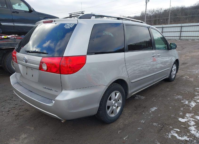 Photo 4 of 2009 Toyota Sienna LE (VIN 5TDZK23C39S235554)
