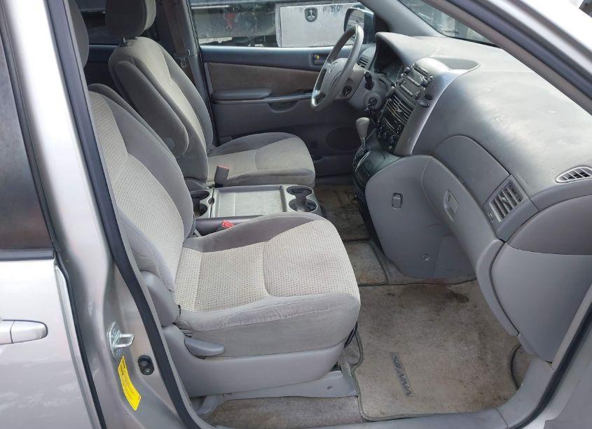 Photo 5 of 2009 Toyota Sienna LE (VIN 5TDZK23C39S235554)