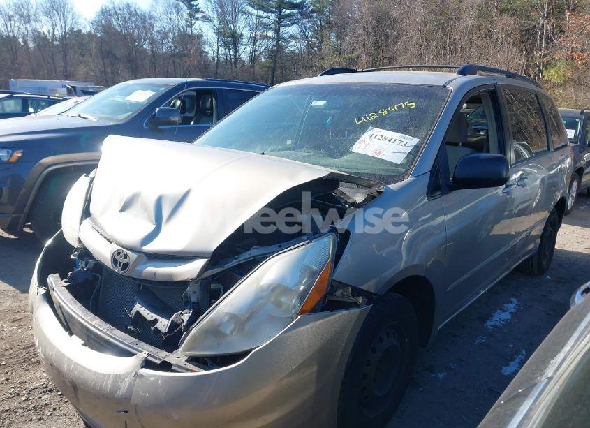 Photo 2 of 2009 Toyota Sienna LE (VIN 5TDZK23C39S245761)