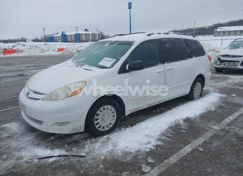 Photo 2 of 2009 Toyota Sienna CE (VIN 5TDZK23C39S250569)