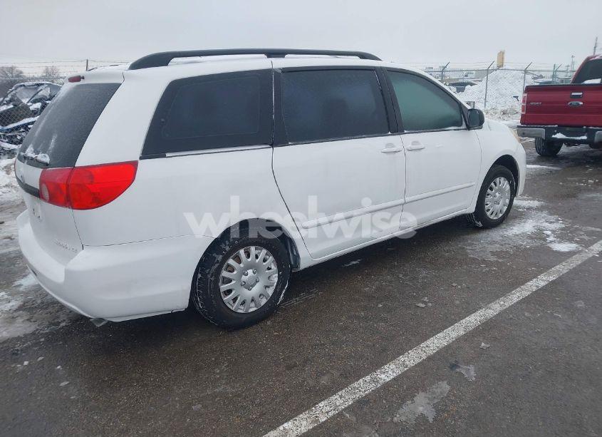 Photo 4 of 2009 Toyota Sienna CE (VIN 5TDZK23C39S250569)