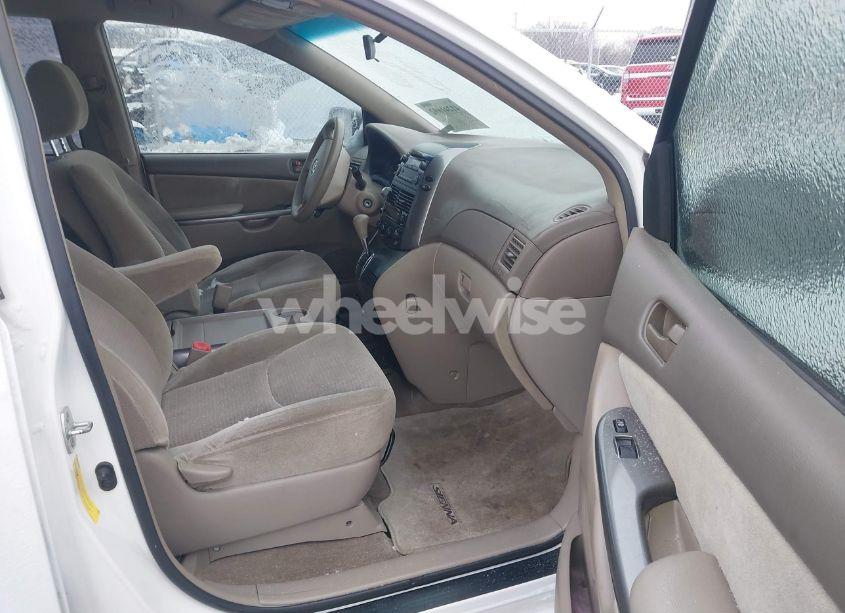 Photo 5 of 2009 Toyota Sienna CE (VIN 5TDZK23C39S250569)