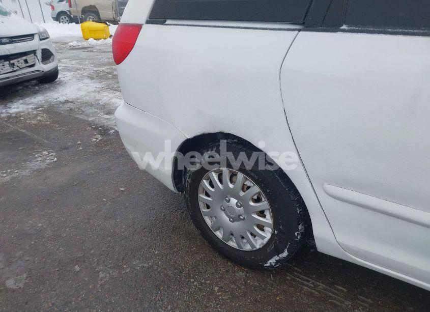 Photo 6 of 2009 Toyota Sienna CE (VIN 5TDZK23C39S250569)