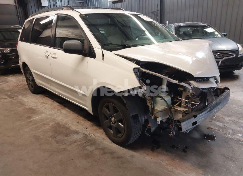 2009 Toyota Sienna LE (VIN 5TDZK23C39S251205) main photo