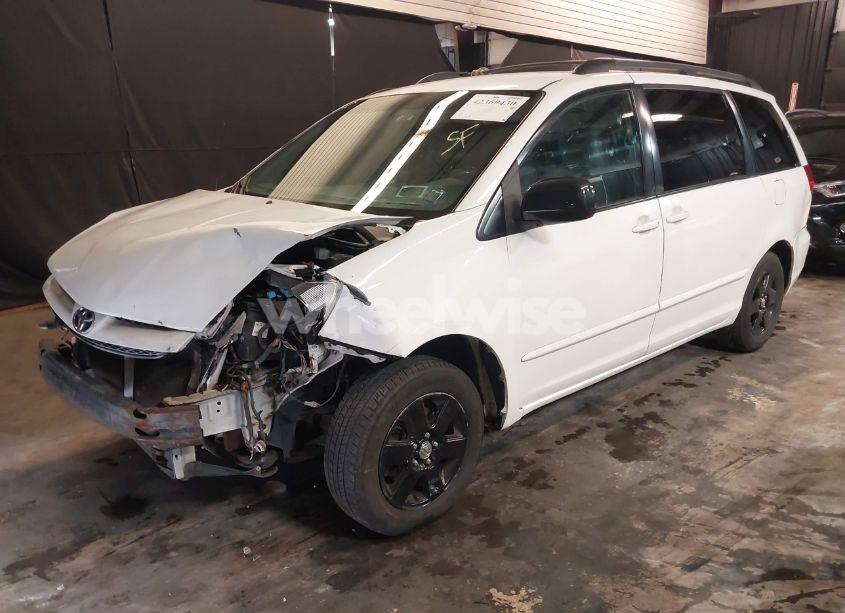 Photo 2 of 2009 Toyota Sienna LE (VIN 5TDZK23C39S251205)